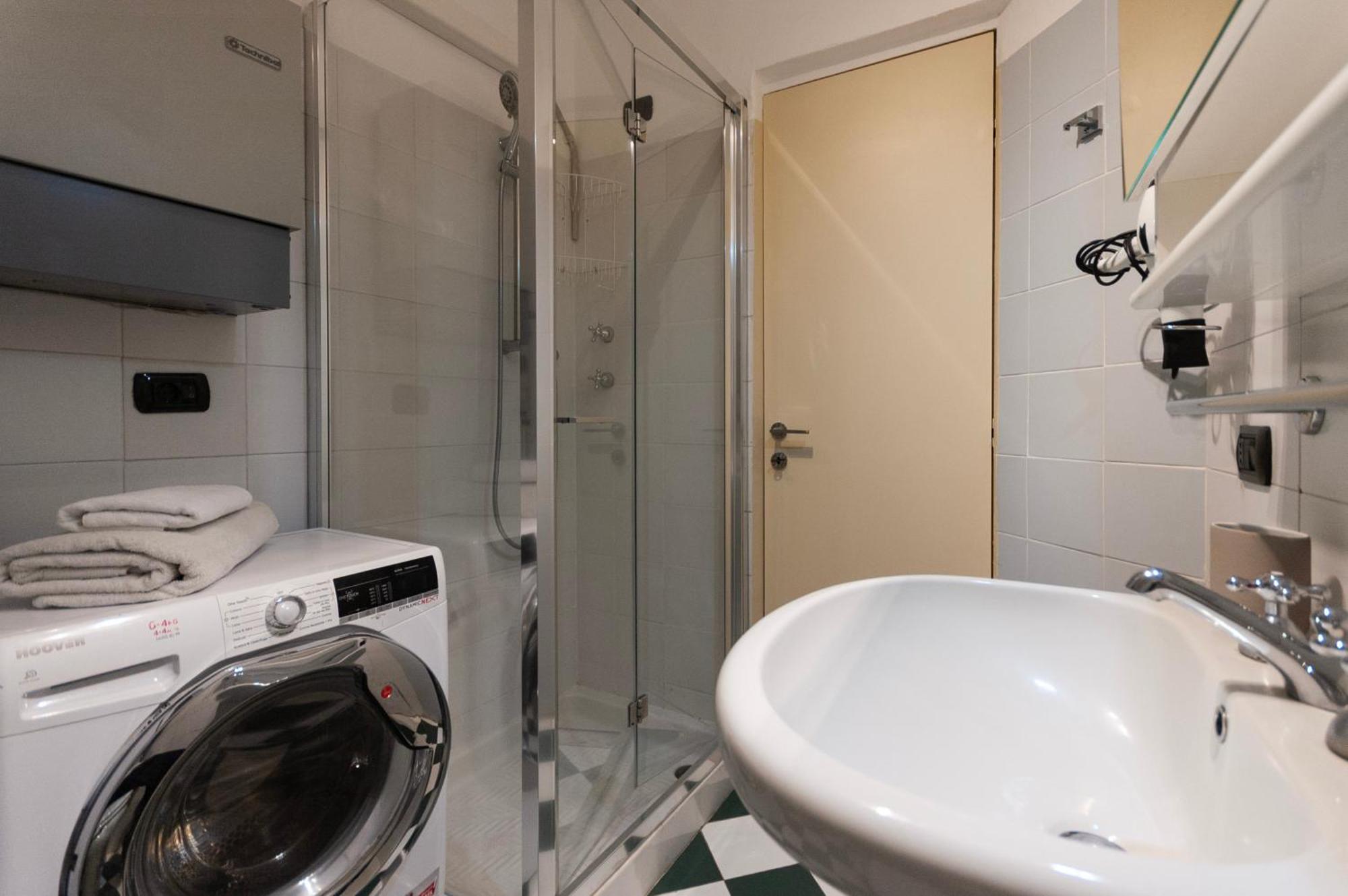 Casa Matisse - 5 Minuti A Piedi Dal Duomo Apartment Milan Bagian luar foto